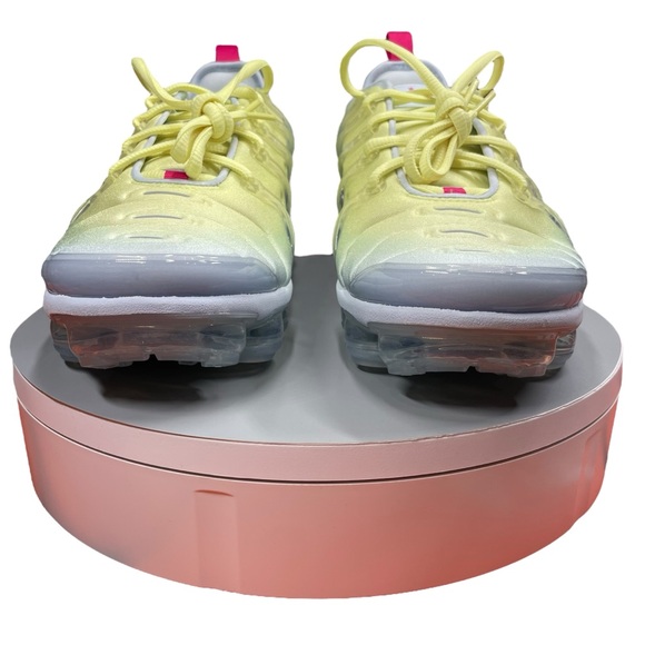 Women’s Nike Air Vapormax plus. Blue tint/fireberry. Size 11.5W. - Picture 8 of 12